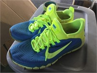 Nike athletic shoes so. 11
