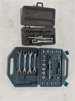 Portable socket and wrench set
