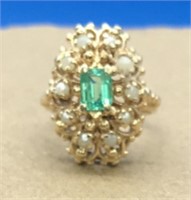 Beautiful Vntg 14K Gold Emerald & Seed Pearl Ring
