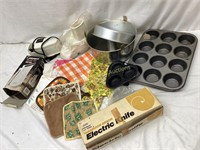 Assorted Kitchen Items