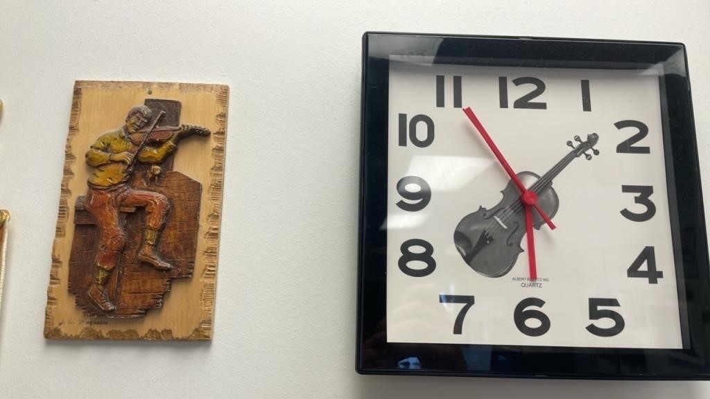 Violin clock and Wall hanging lot