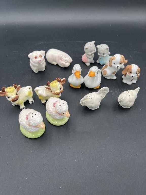 Animal collectible Salt and Pepper shakers