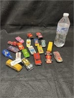 (20) MATCHBOX AND HOTWHEELS TOY CARS