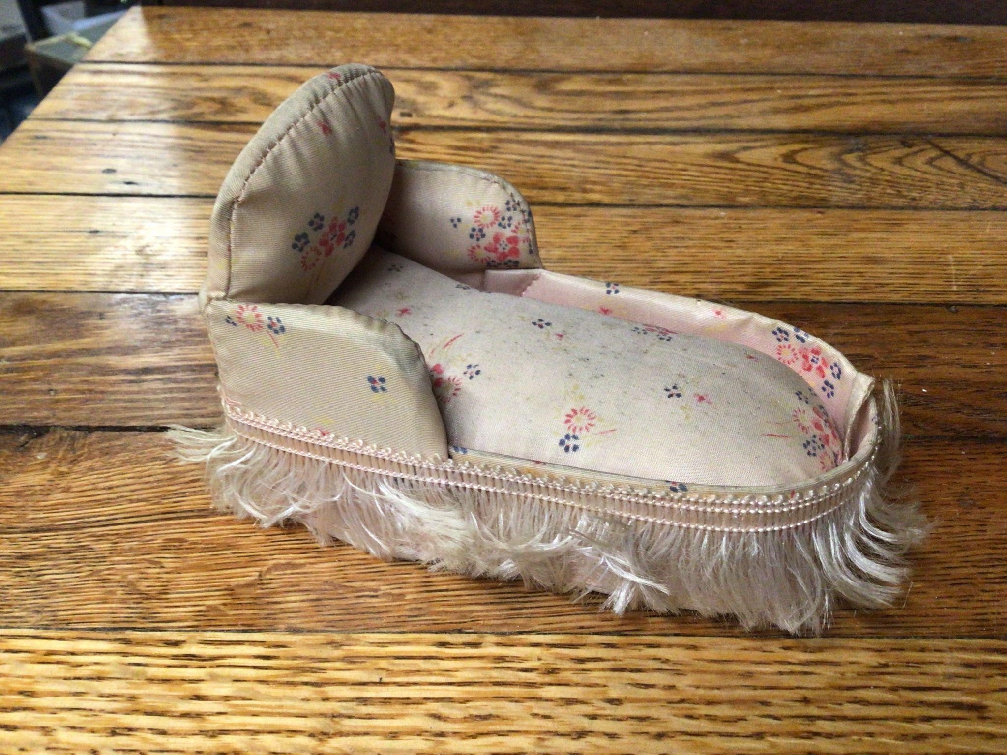 VINTAGE PIN CUSHION = CHAISE LOUNGE