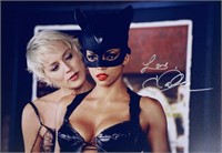 Autograph  Halle Berry Photo