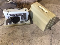 Sears Kenmore Sweing Machine in Case