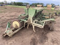 JD HOE DRILL C/W DRILL CARRIER, GRASS SEED ATTACH.