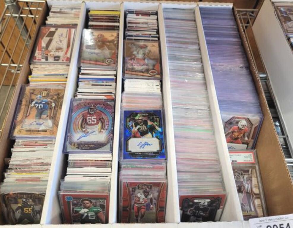 TRAY OF COLLEGE AND NFL CARDS