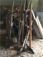 Group lot of assorted lawn tools