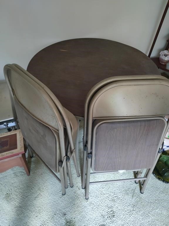 Round Card Table & 4 Folding Chairs