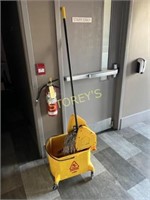 Rubbermaid Mop, Bucket & Wringer