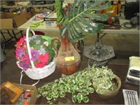 4 decorative pots, plants, basket