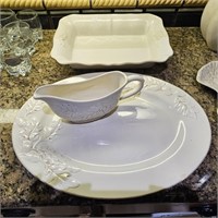 Victoria Stoneware Platter, Gravy Boat & Bake Dish