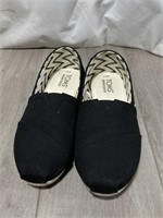 Toms Ladies Shoes Size 6 *light Used