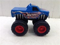 Hot Wheels Monster Truck    Plastic  11 x 7 x 9
