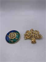 BROOCH LOT