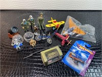 Lots of military toys w/guns & Airplanes