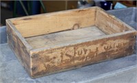 ANTIQUE WOODEN ADVERTISING CRATE