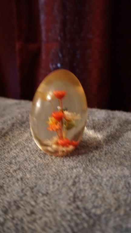 Small Paperweight with Flowers