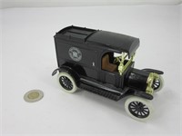 Voiture '' Bank '' die cast ERTL , Ford 1913