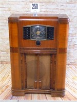 Antique Zenith Floor Model Radio