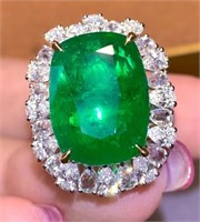 9.4ct Zambian Emerald 18Kt Gold Ring