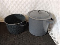 Grey speckled stock pot w/ Lid & Black Speckle Pot