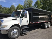 2006 International 4400 Tandem Chipper Box Truck