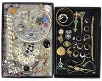 Group of Vintage Jewelry- Necklaces, Rings, Bracel