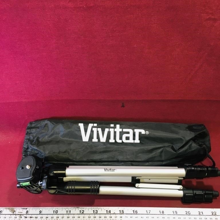 Vivitar Tripod & Carrying Bag