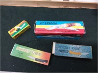 4 vintage novelty knives with boxes