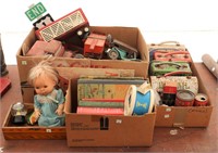 Table Lot incl. Toys and Lunch Boxes