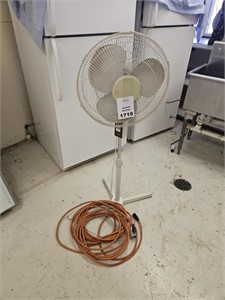 Oscillating 3 Speed Manual Stand Fan