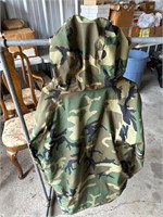 Camo Jacket Size Large SEE COMMENTS