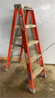 5ft Louisville Fiberglass Step Ladder