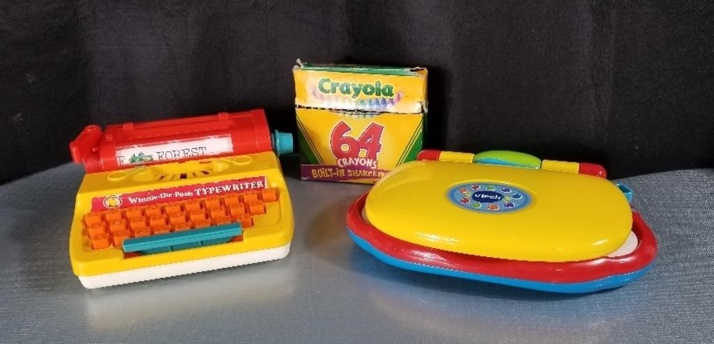 1977 Winnie the Pooh Typewriter Toy  Crayons