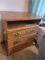 CHEST OF DRAWERS 33"x38"x18"