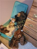 TOTE OF STUFFED BEARS, TIGER, PILLOW