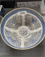 Decorative porcelain bowl