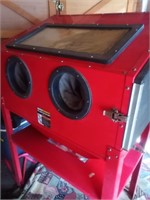 CENTRAL PNEUMATIC SANDBLASTING CABINET