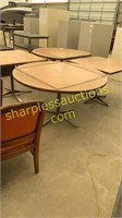 Round/square table