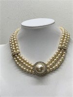NICE PEARLESQUE NECKLACE