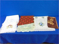 Christmas Table Cloths, Runners & More