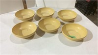 Six Tupperware bowls