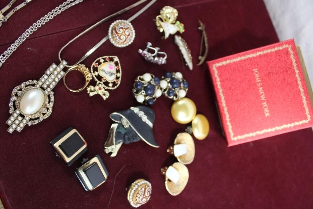 Vintage Jewelry Collection