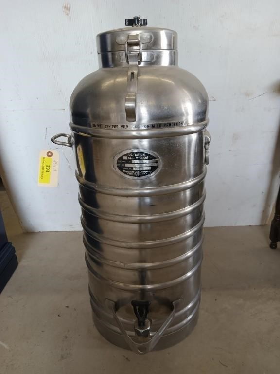10 gallon vacuum jug with spigot 33x13