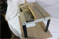 B & D ROUTER TABLE