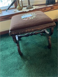EMBROIDERED FLORAL STOOL