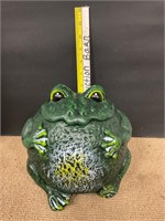 Cast  iron decorative frog