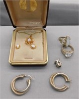 Group of jewelry including (2) Sterling Silver
